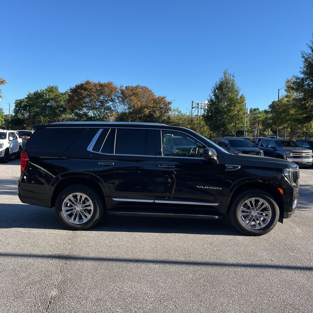 2023 GMC Yukon SLT