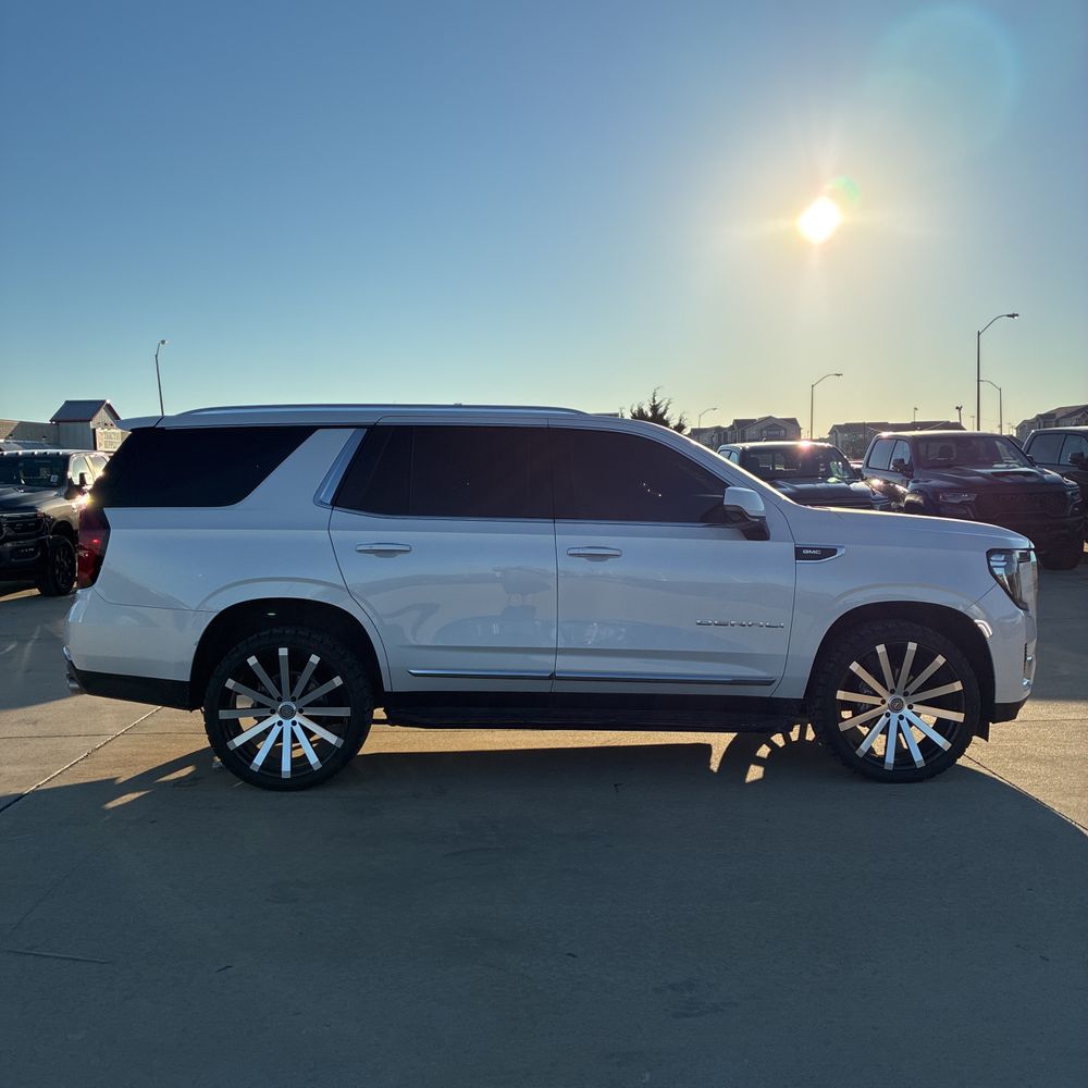 2023 GMC Yukon Denali