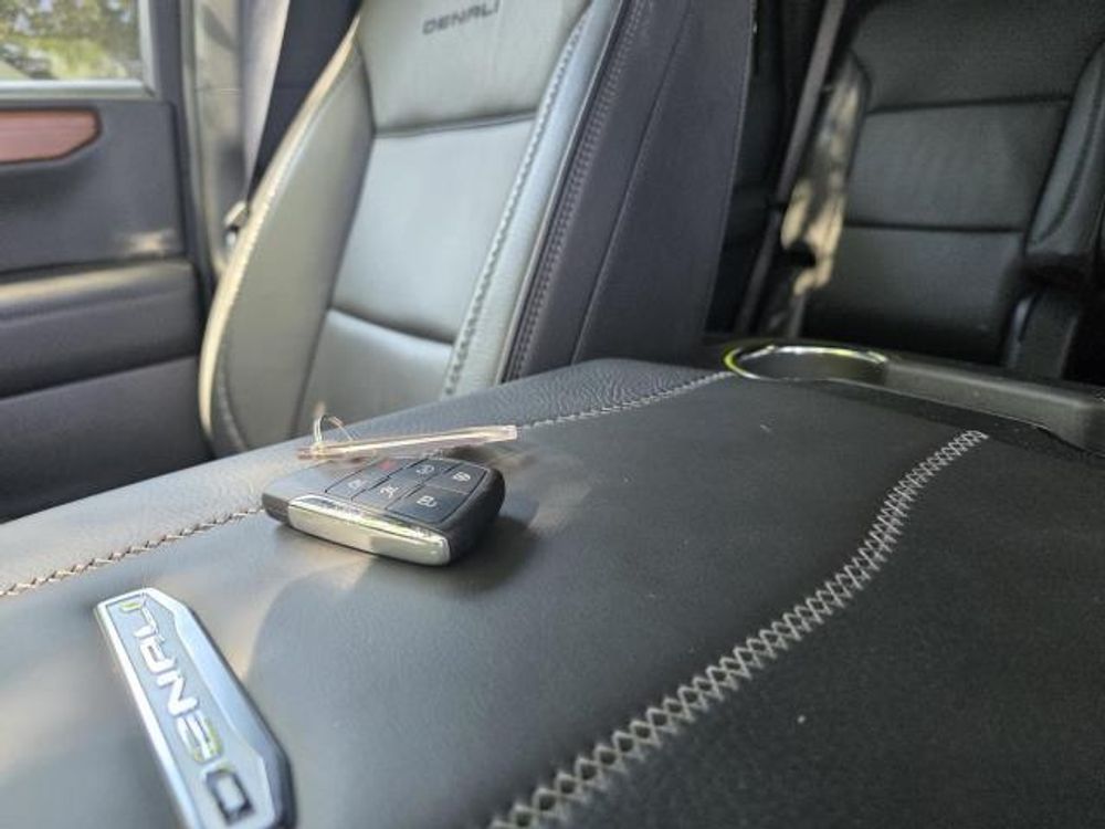 2025 GMC Yukon Denali