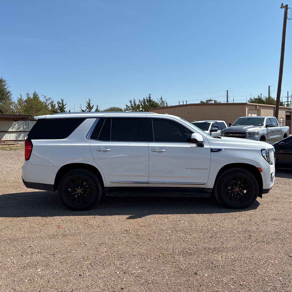 2023 GMC Yukon SLT