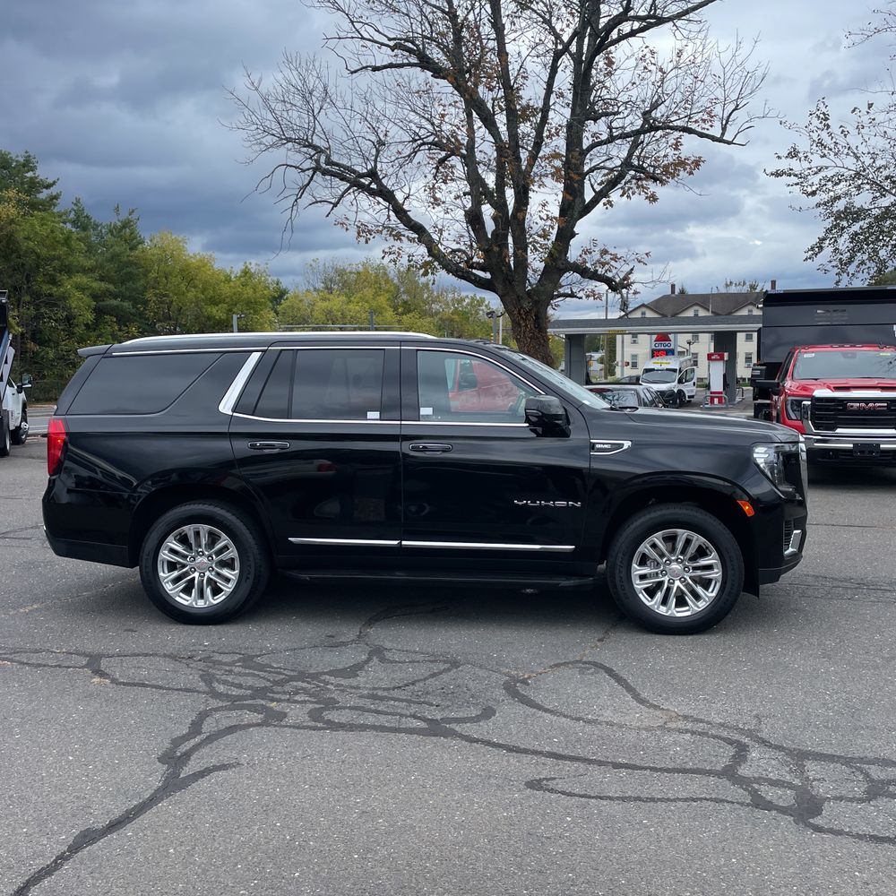 2024 GMC Yukon SLT