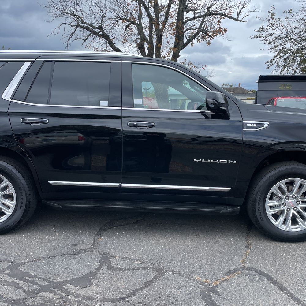 2024 GMC Yukon SLT
