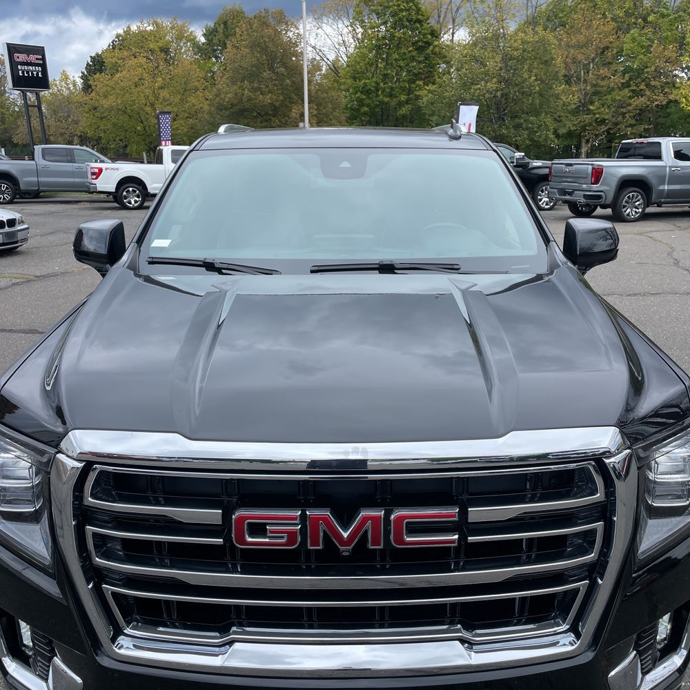 2024 GMC Yukon SLT