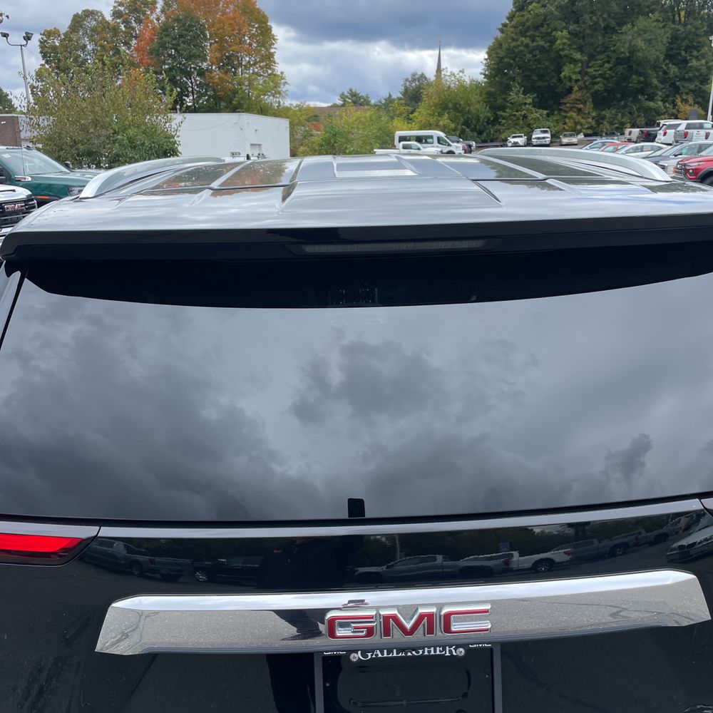 2024 GMC Yukon SLT