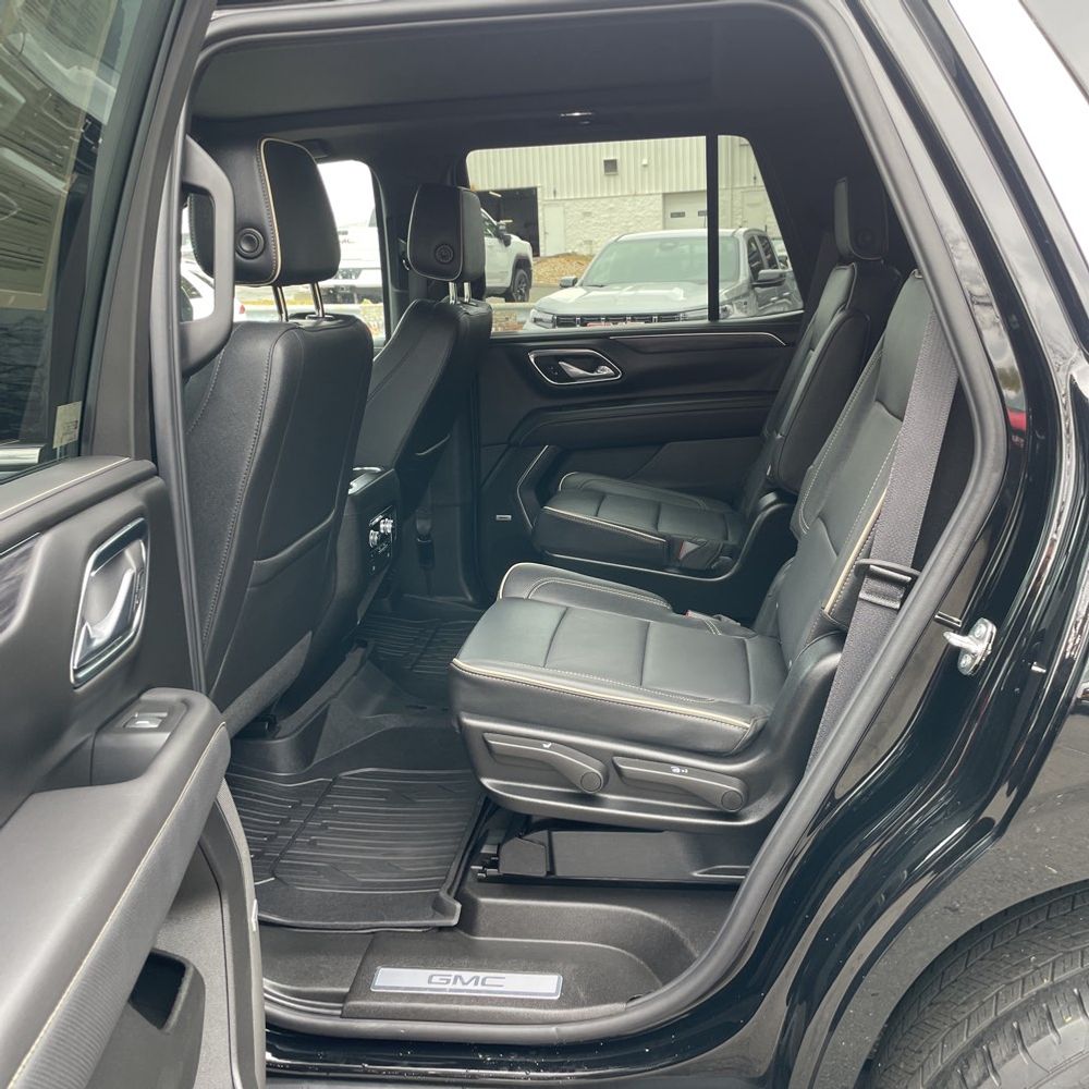 2024 GMC Yukon SLT