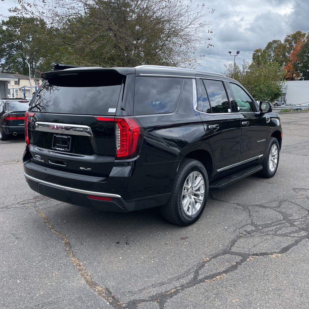 2024 GMC Yukon SLT