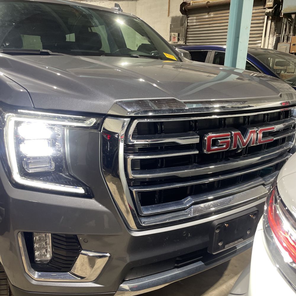 2021 GMC Yukon SLT 4D SUV 4WD