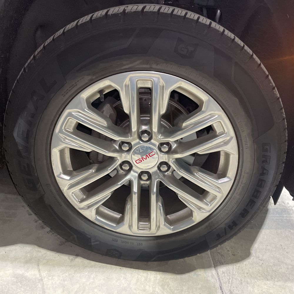 2021 GMC Yukon SLT 4D SUV 4WD