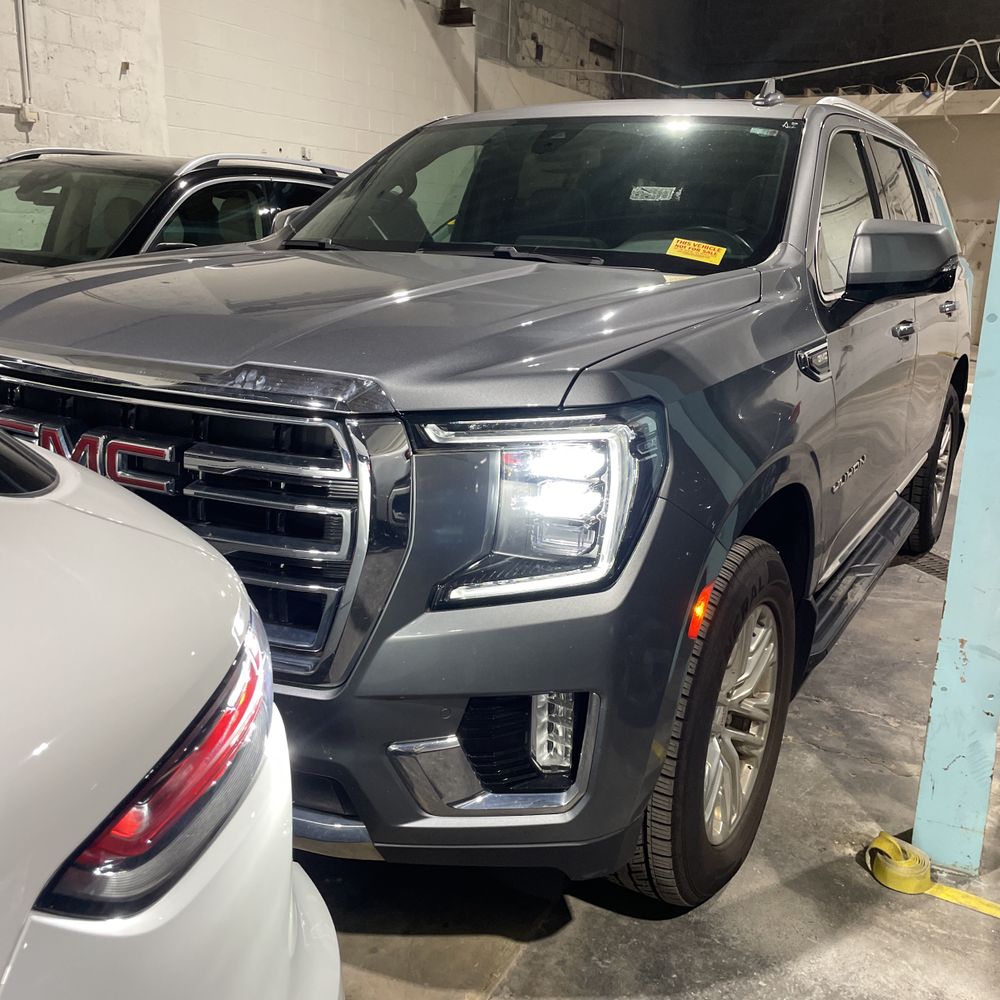2021 GMC Yukon SLT 4D SUV 4WD