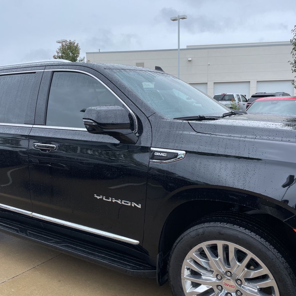 2024 GMC Yukon SLT