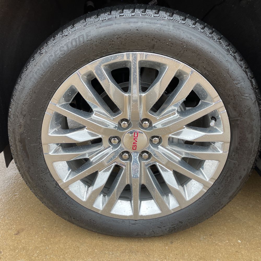 2024 GMC Yukon SLT