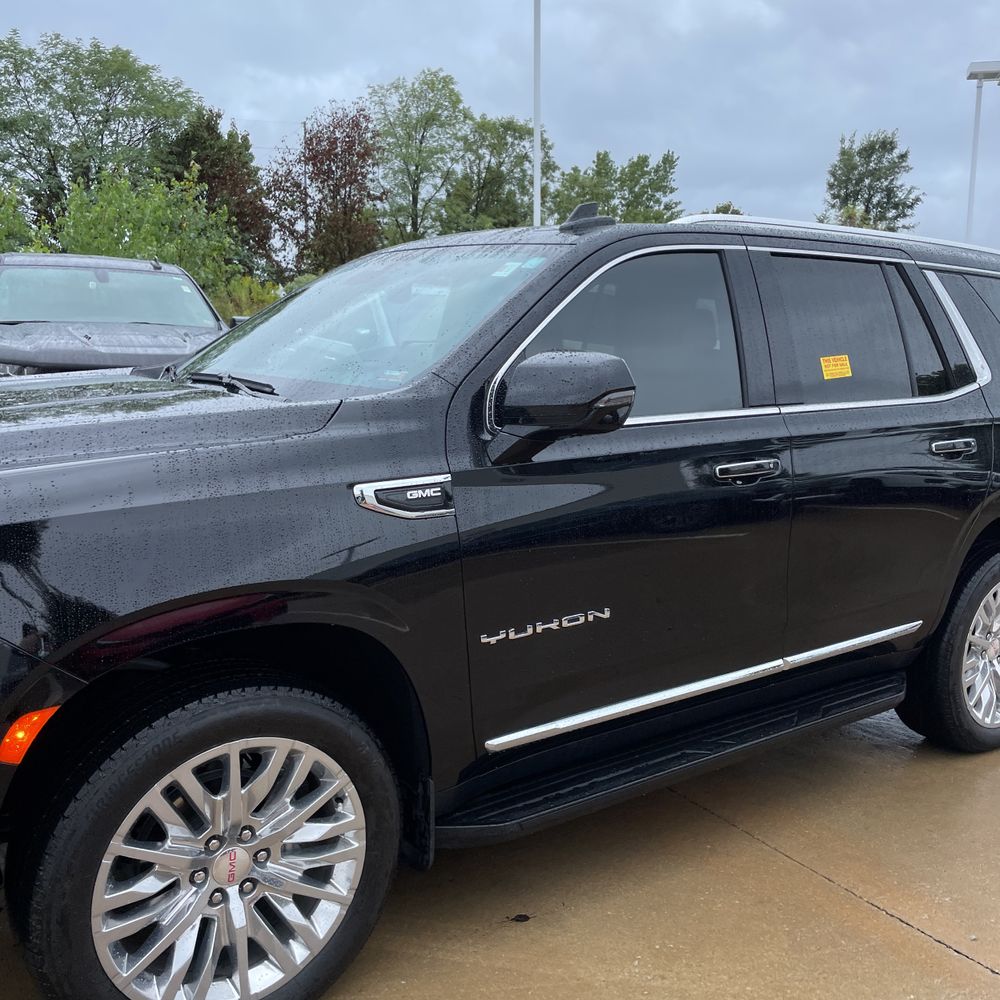 2024 GMC Yukon SLT