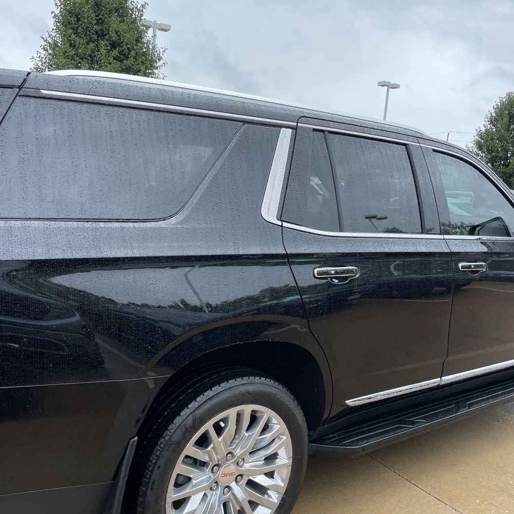 2024 GMC Yukon SLT