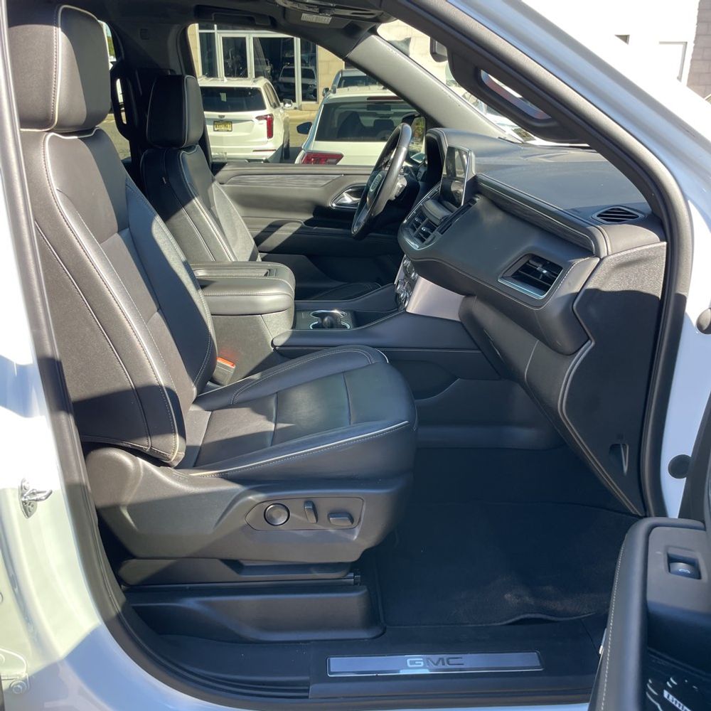 2022 GMC Yukon SLT