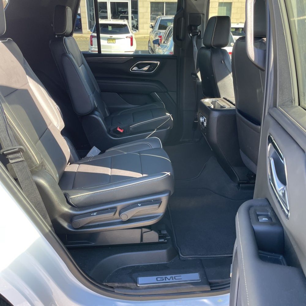 2022 GMC Yukon SLT