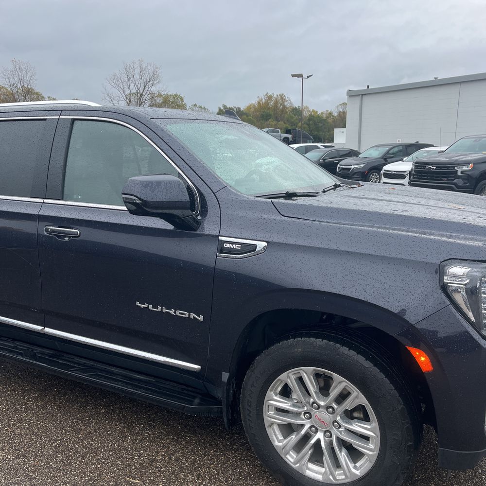 2024 GMC Yukon SLT