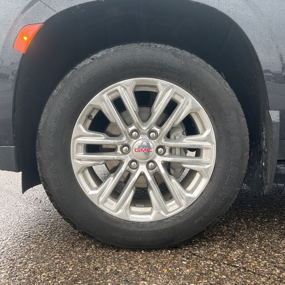 2024 GMC Yukon SLT