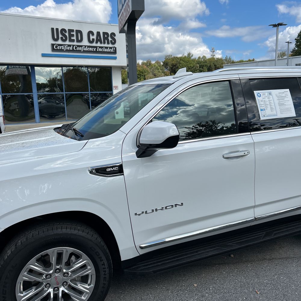 2024 GMC Yukon SLT