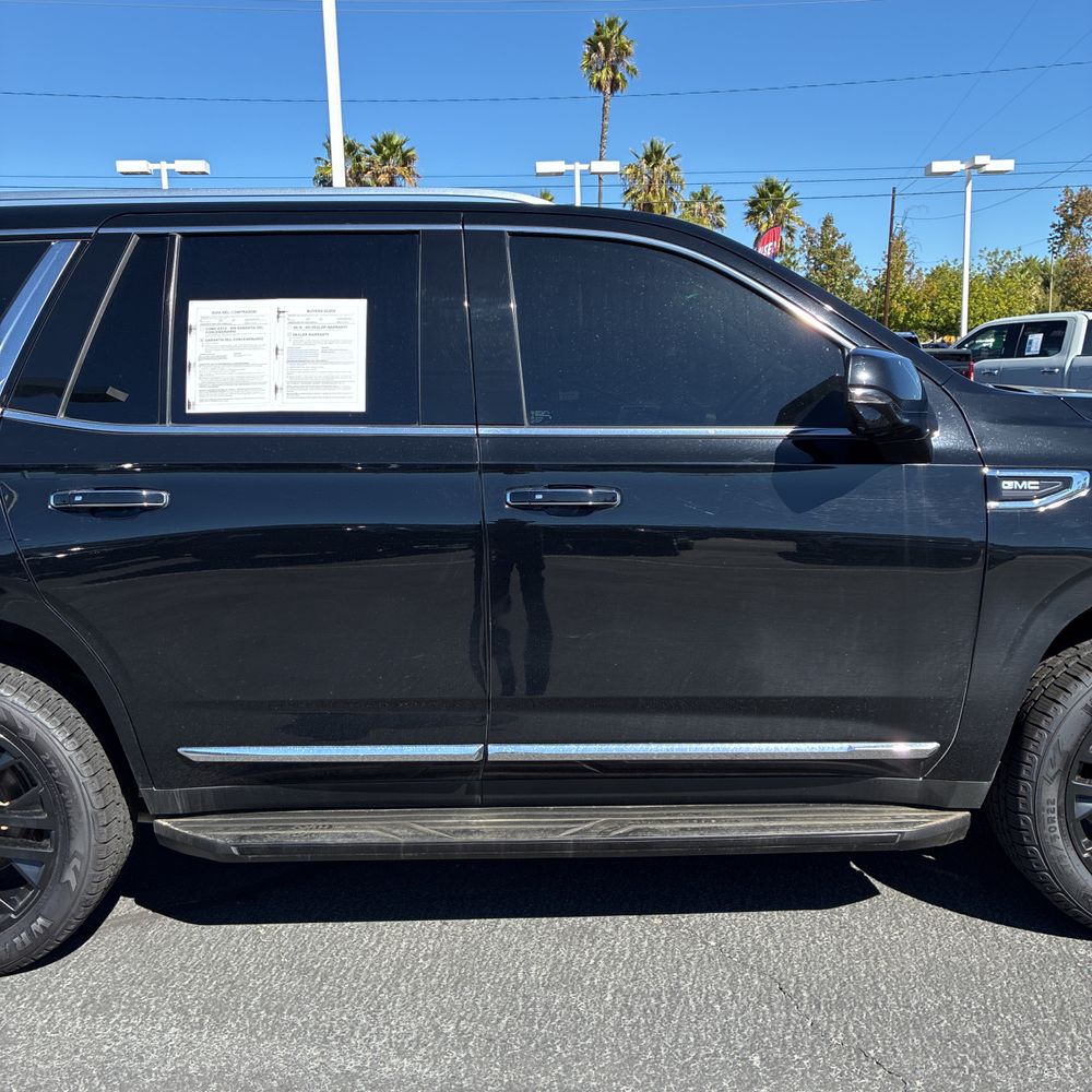 2022 GMC Yukon SLT