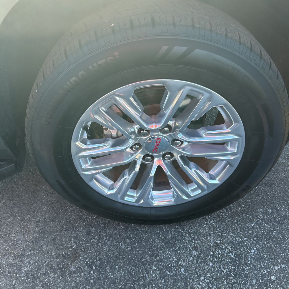 2024 GMC Yukon SLT