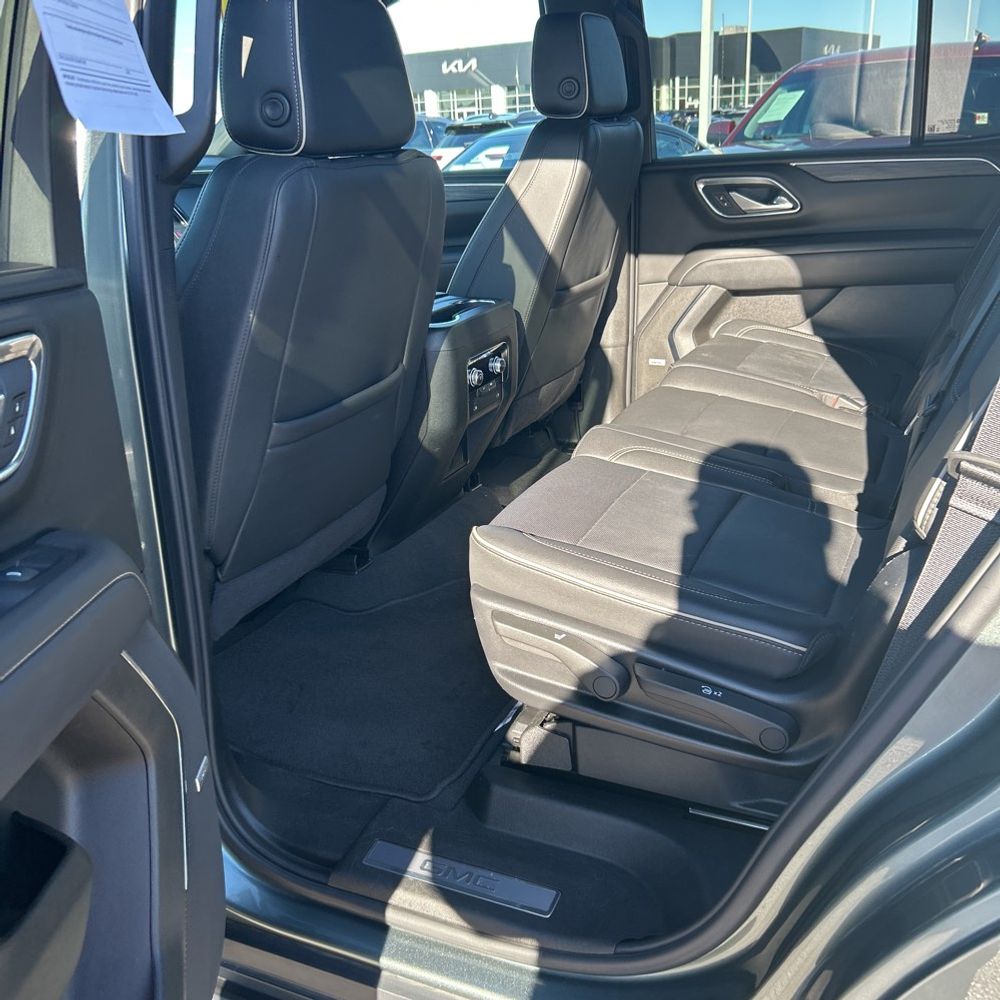 2024 GMC Yukon SLT
