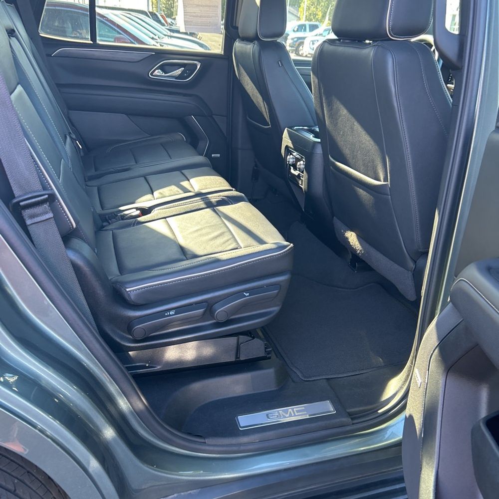 2024 GMC Yukon SLT