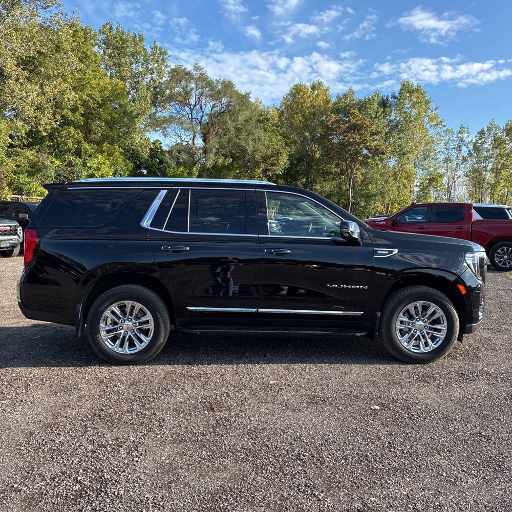 2023 GMC Yukon SLT