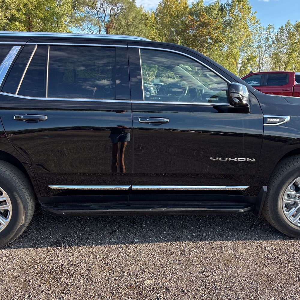 2023 GMC Yukon SLT