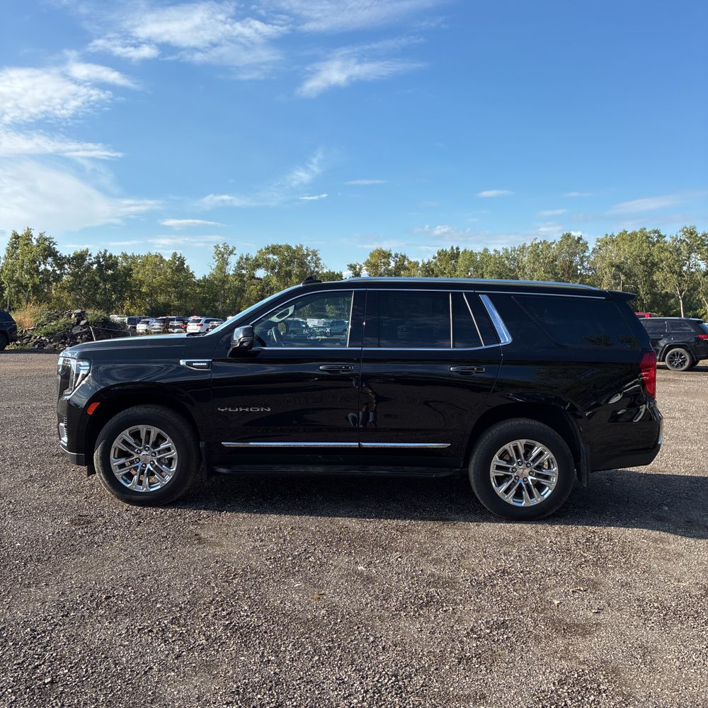 2023 GMC Yukon SLT