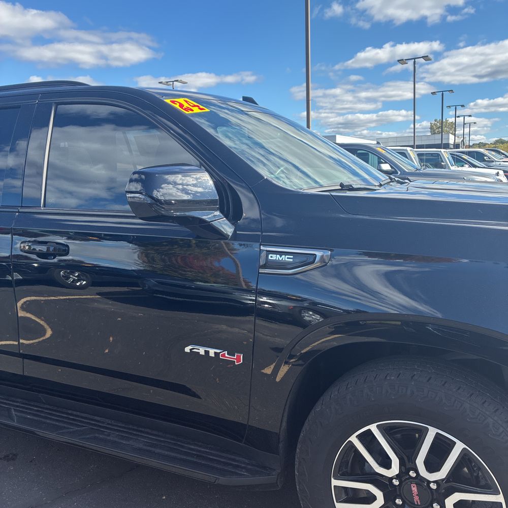 2024 GMC Yukon AT4