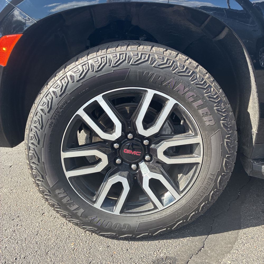 2024 GMC Yukon AT4