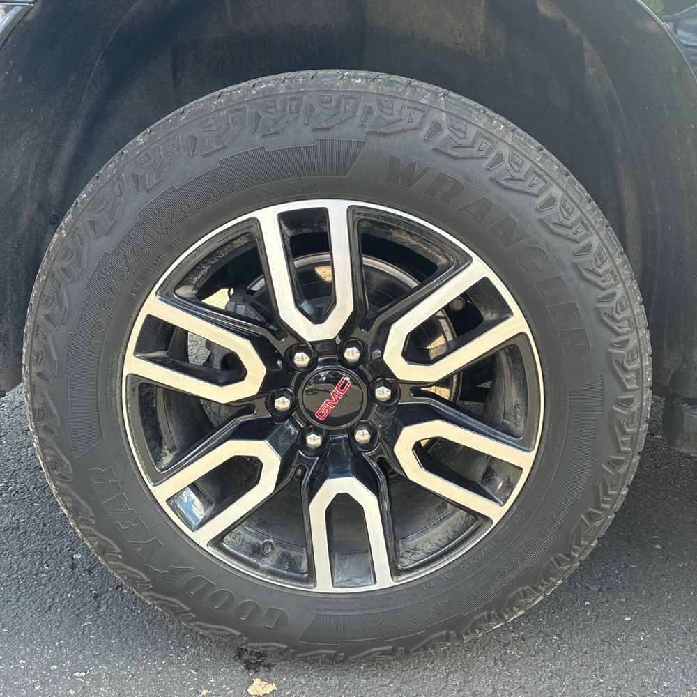 2024 GMC Yukon AT4
