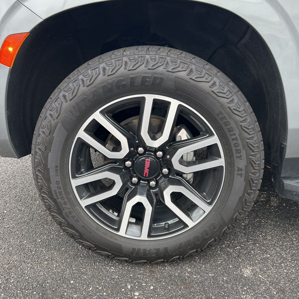 2023 GMC Yukon AT4