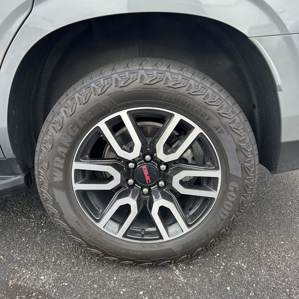 2023 GMC Yukon AT4