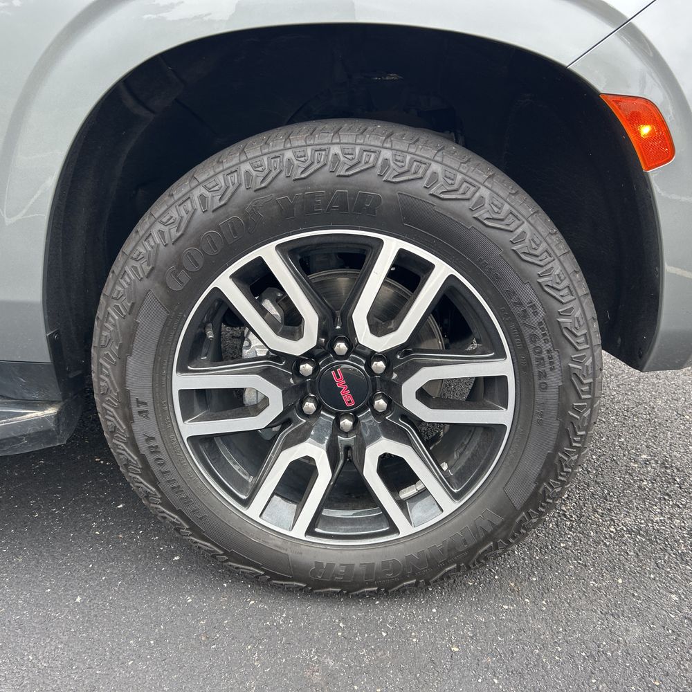 2023 GMC Yukon AT4