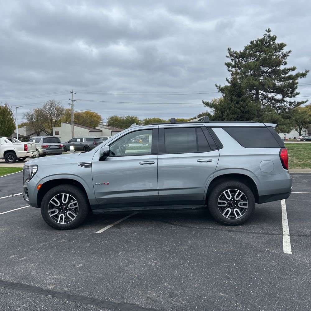 2023 GMC Yukon AT4