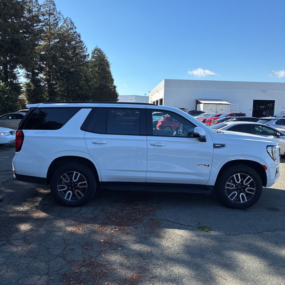 2023 GMC Yukon AT4