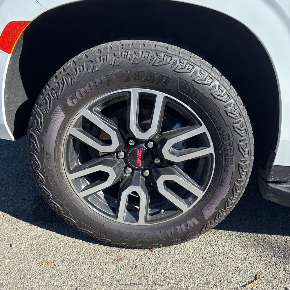 2023 GMC Yukon AT4