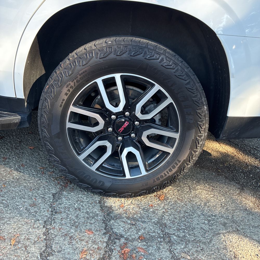 2023 GMC Yukon AT4