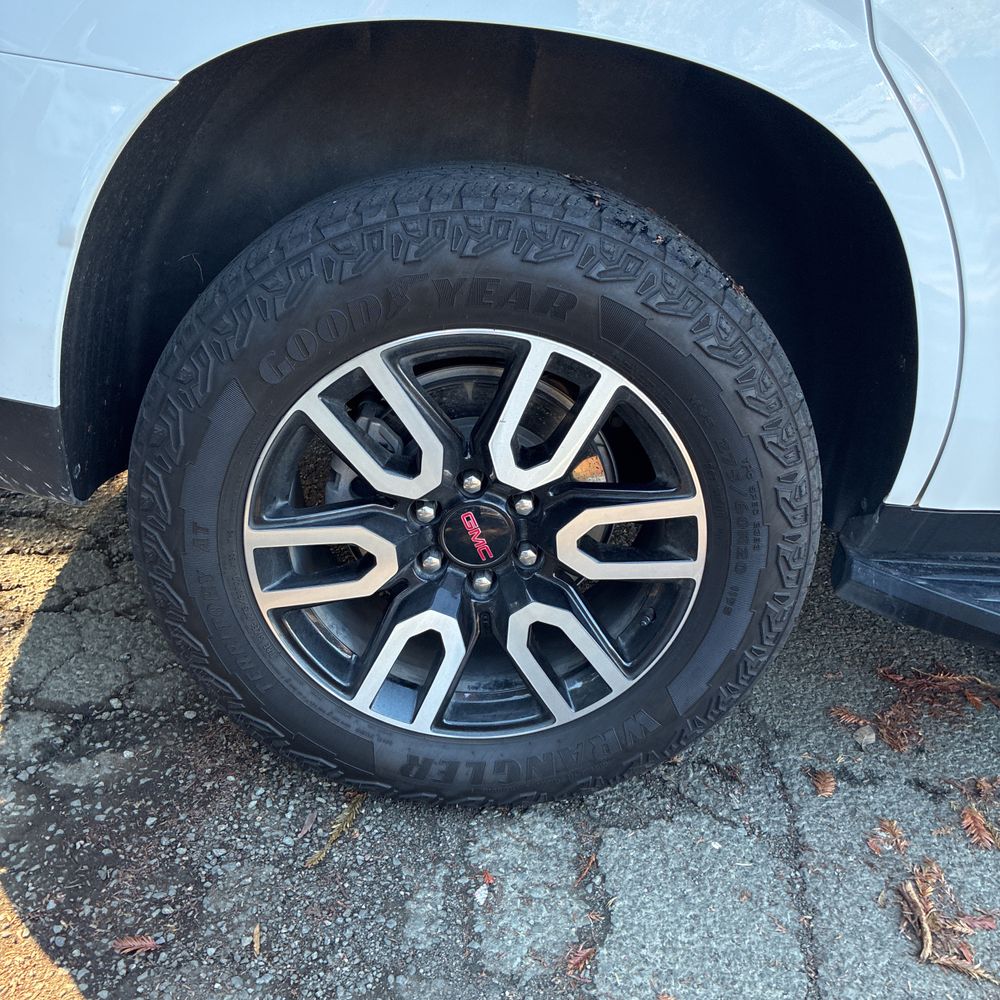 2023 GMC Yukon AT4