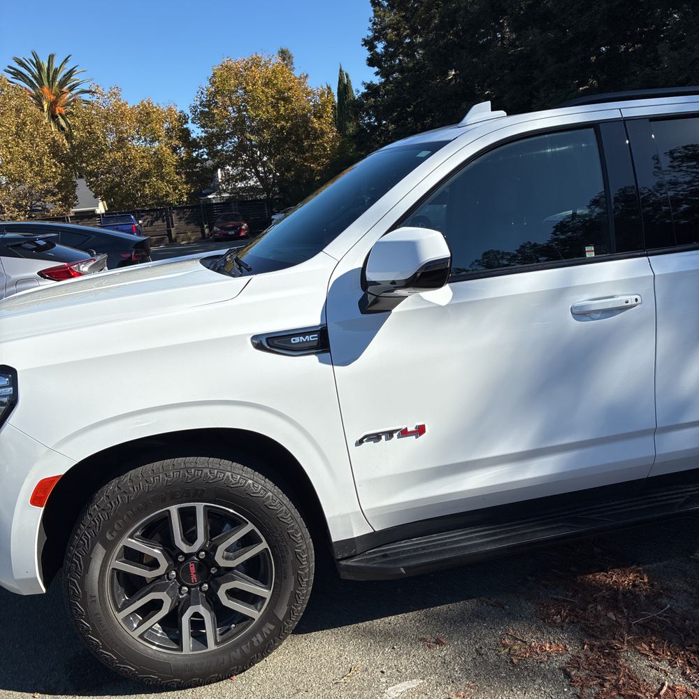 2023 GMC Yukon AT4