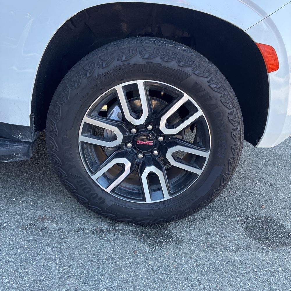 2023 GMC Yukon AT4