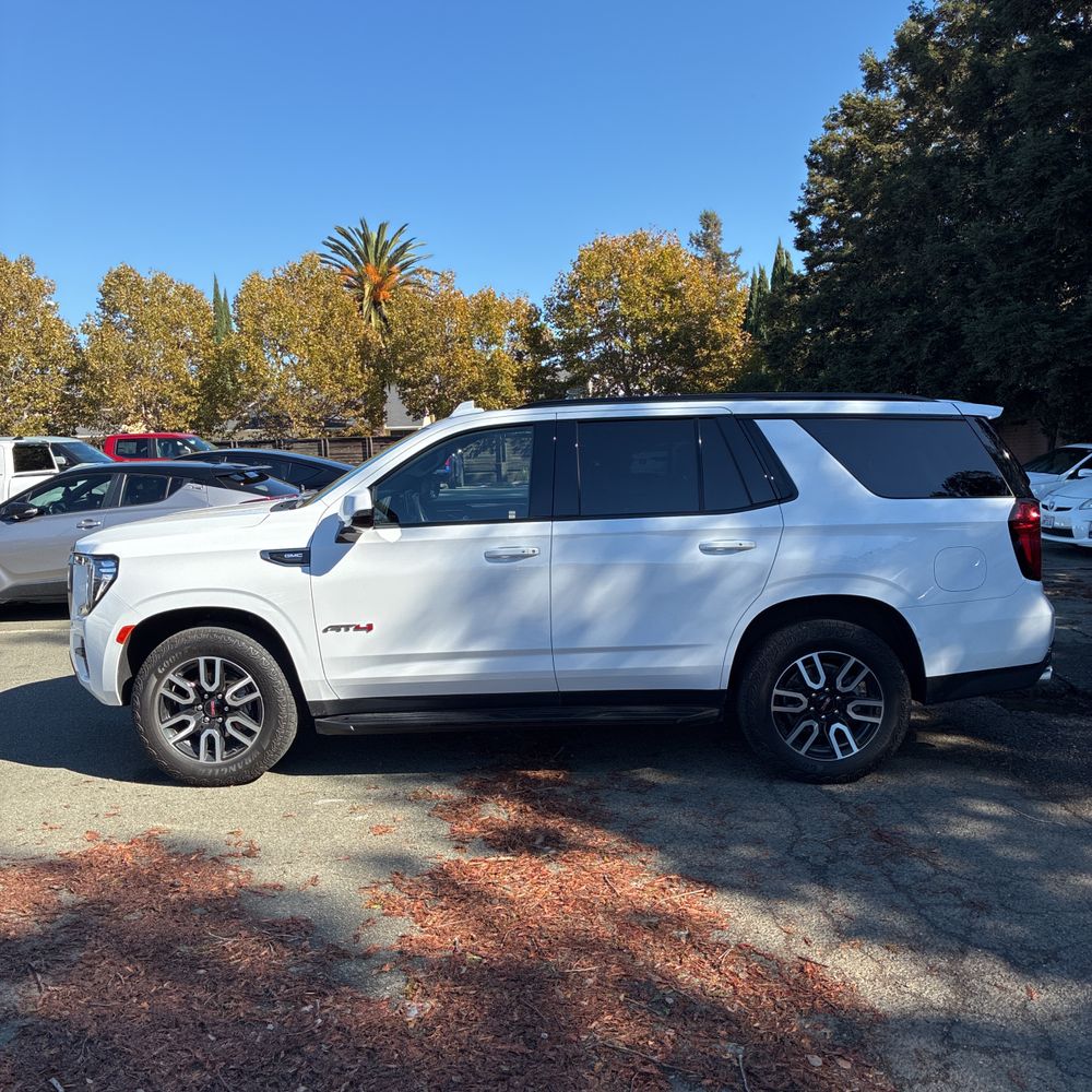 2023 GMC Yukon AT4
