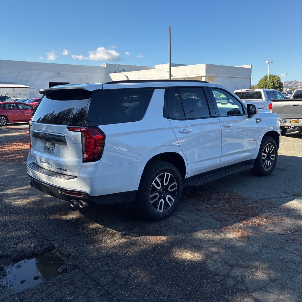 2023 GMC Yukon AT4