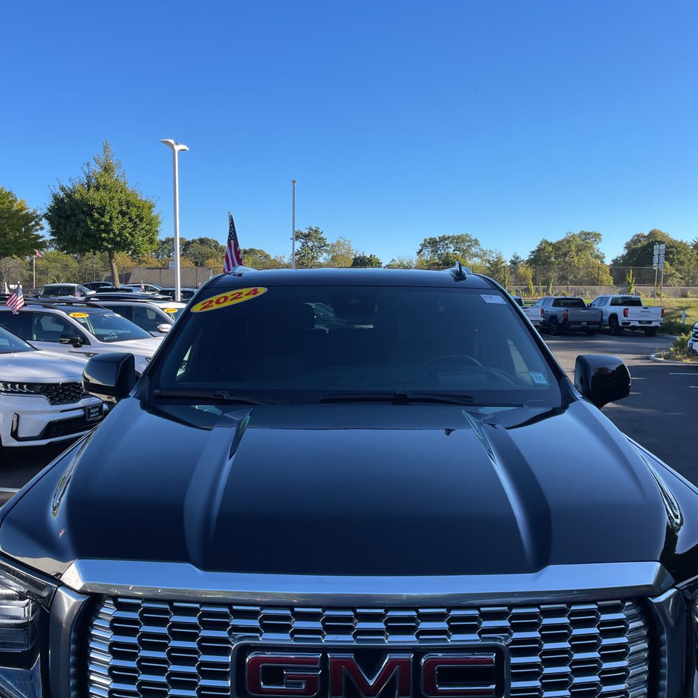 2024 GMC Yukon Denali
