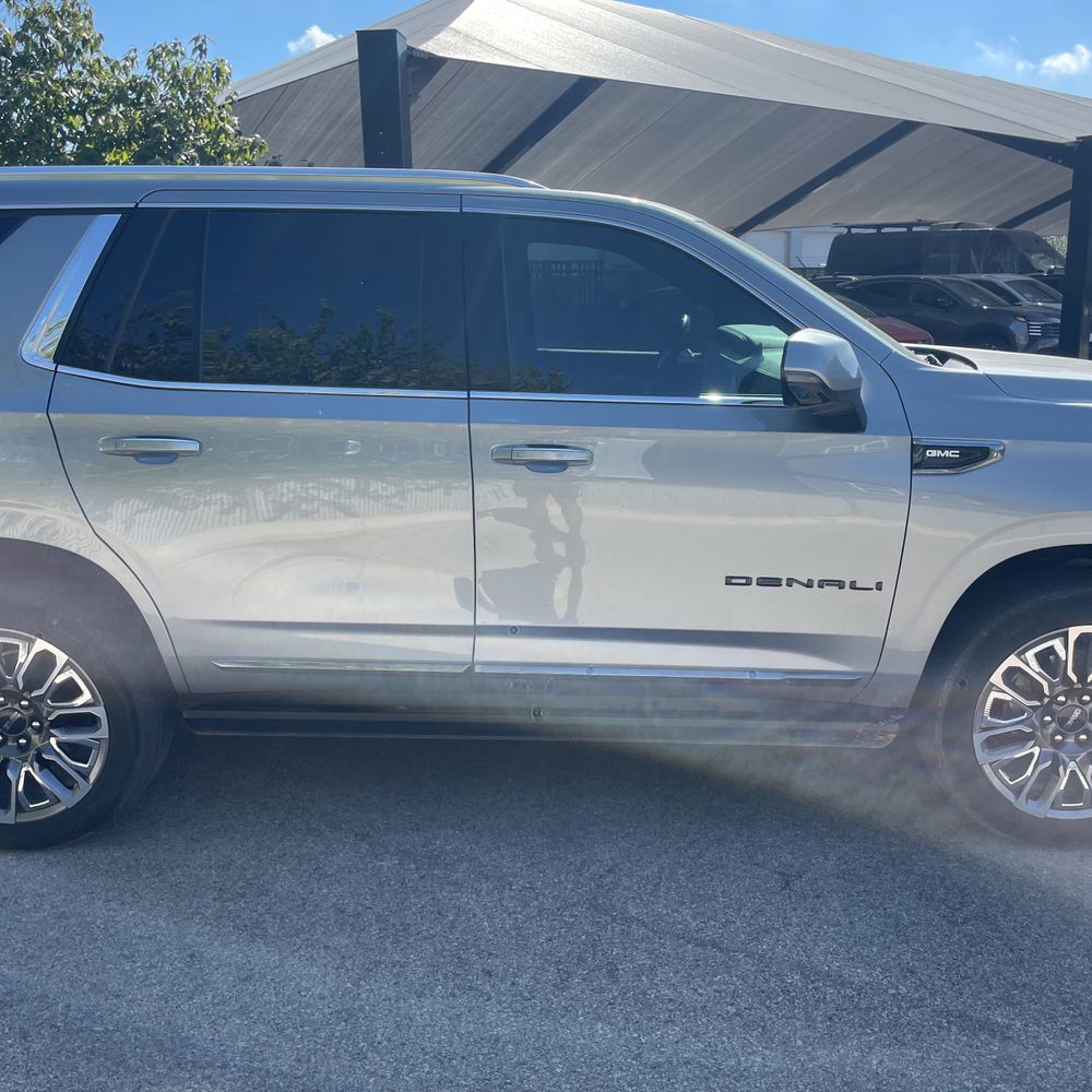 2023 GMC Yukon Denali Ultimate
