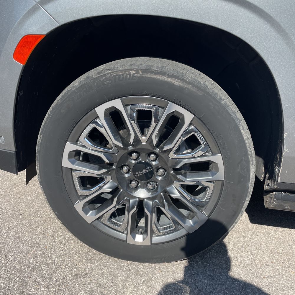 2023 GMC Yukon Denali Ultimate
