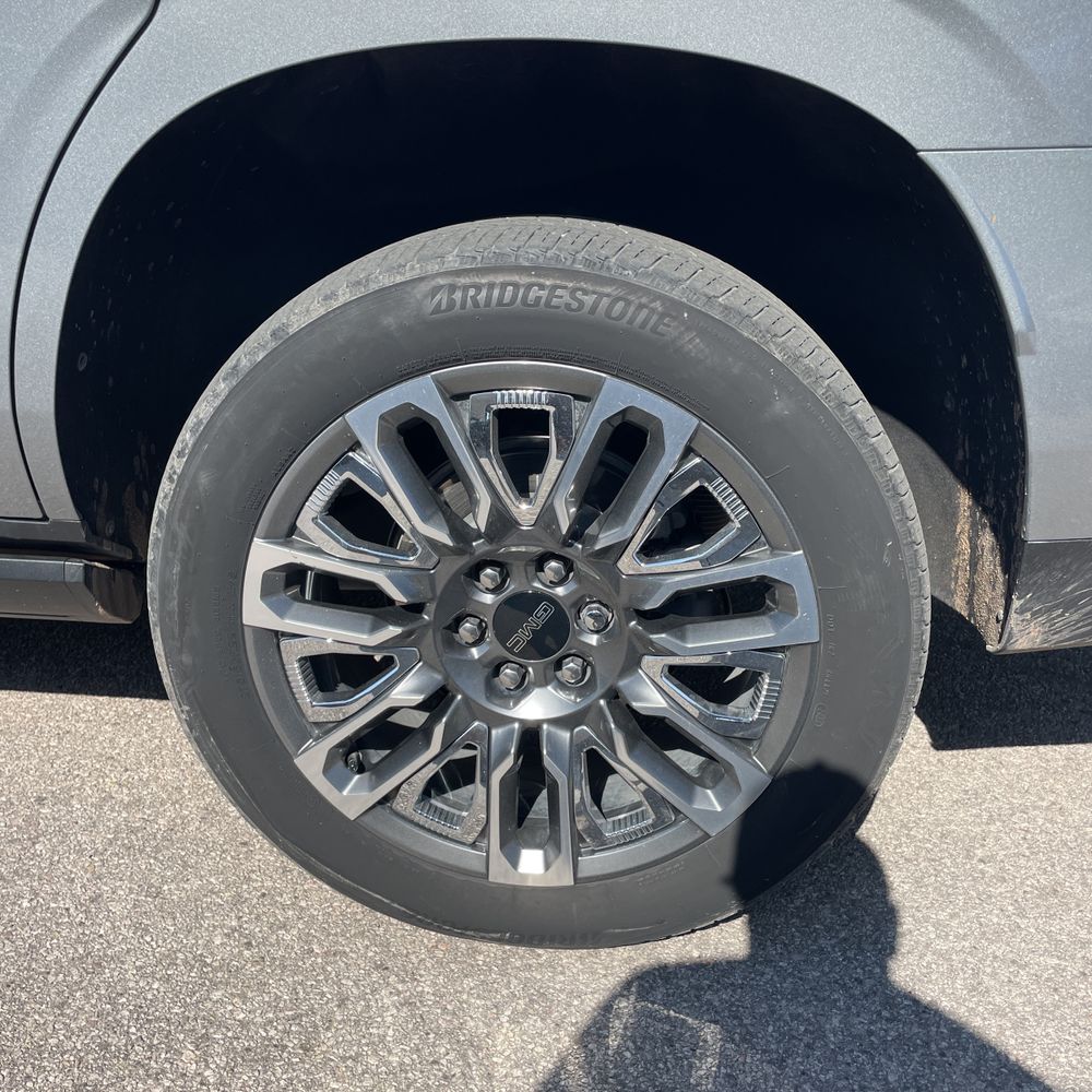 2023 GMC Yukon Denali Ultimate