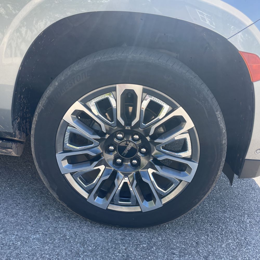 2023 GMC Yukon Denali Ultimate