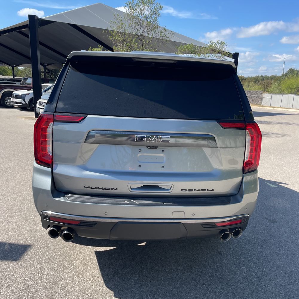 2023 GMC Yukon Denali Ultimate